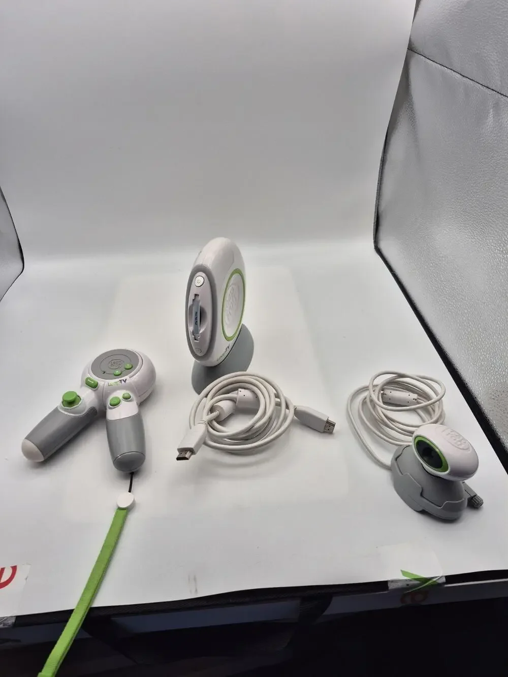 LeapFrog LeapTV Educational Video Gaming System with 1 game UNTESTED NO POWER